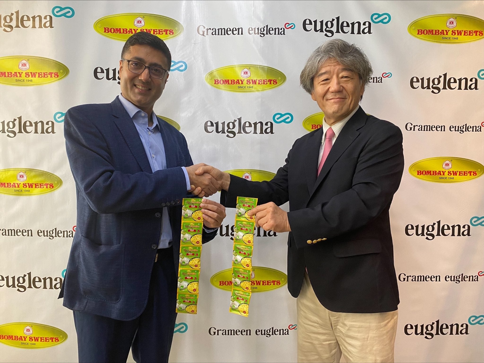 商品完成セレモニー（ダッカにて）