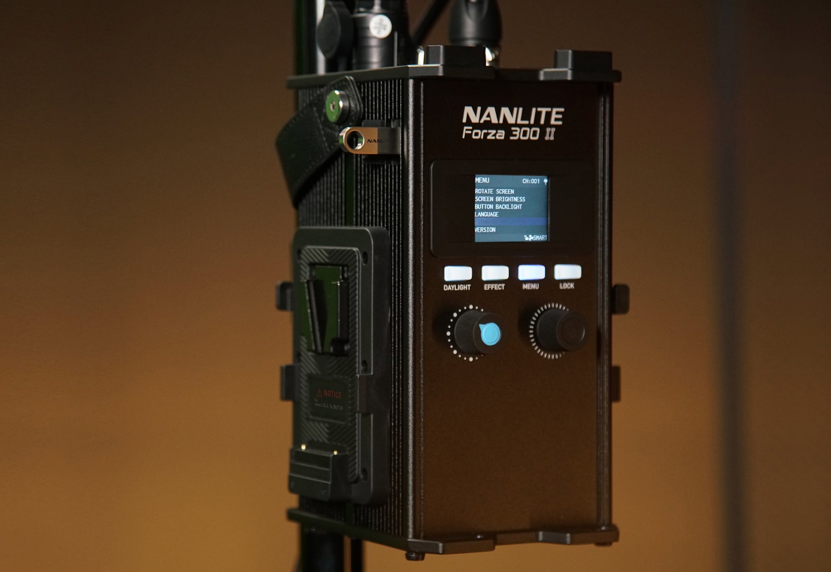 300Wデイライト/バイカラーLEDライトでG/M調整が可能!大人気NANLITE