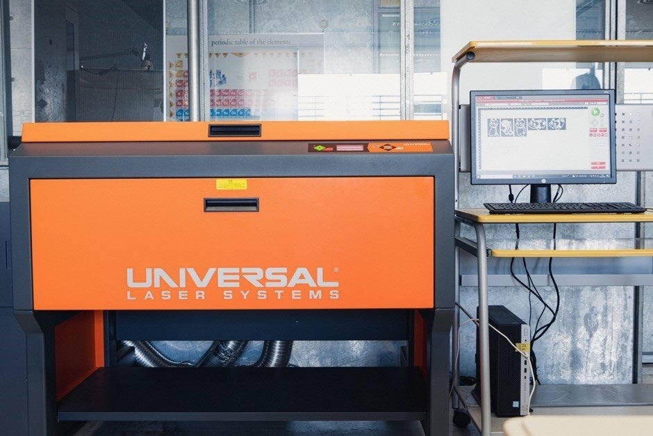 試作品の製作に利用可能なレーザー式精密加工機