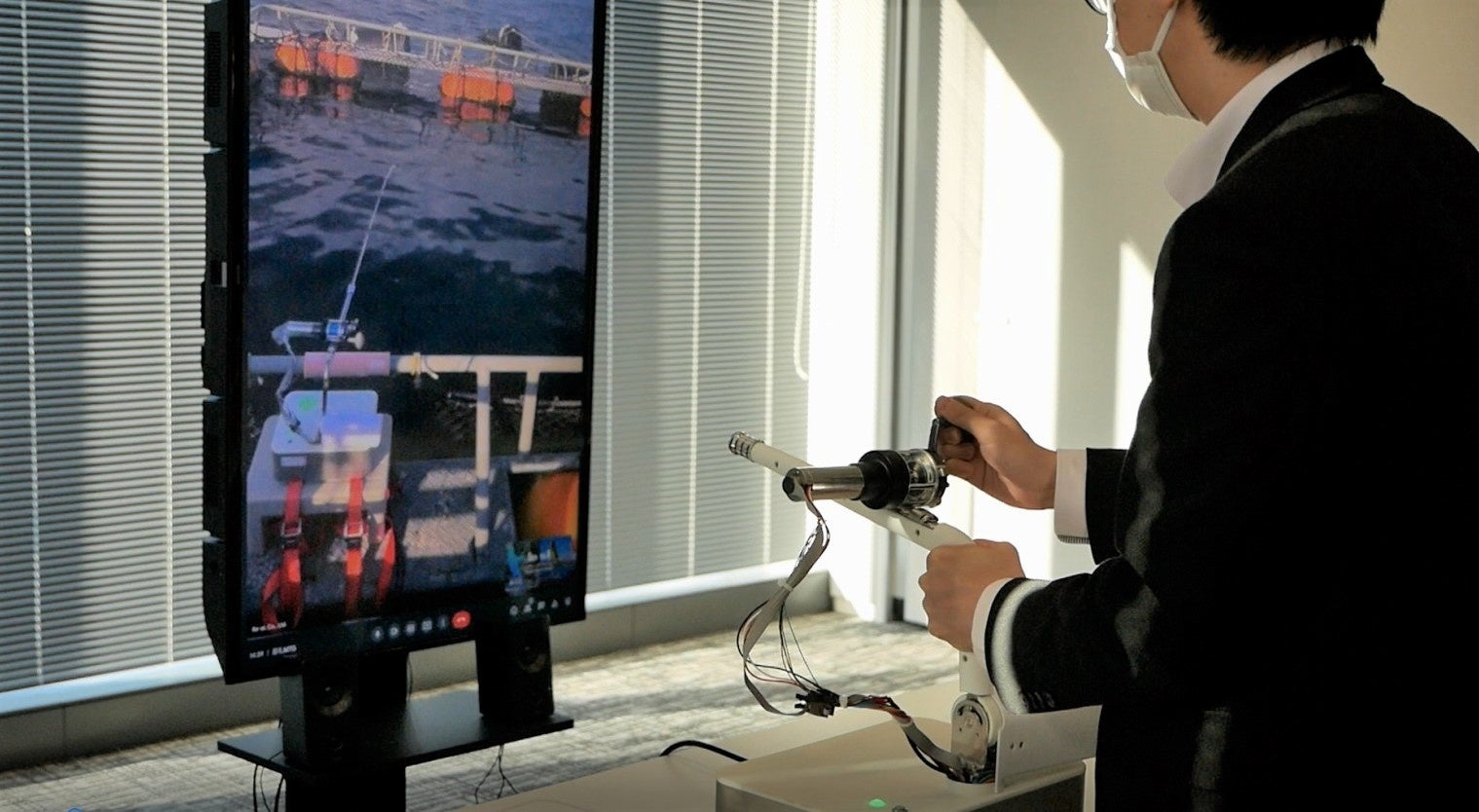 「TeleAngler」で遠隔釣りを楽しむ様子「TeleAngler」で遠隔釣りを楽しむ様子「TeleAngler」で遠隔釣りを楽しむ様子