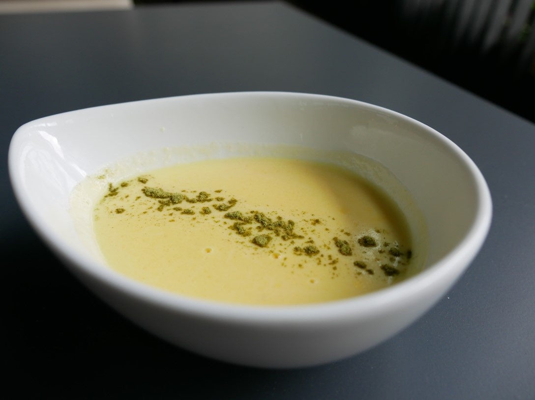 モリンガとジャガイモの冷製スープ