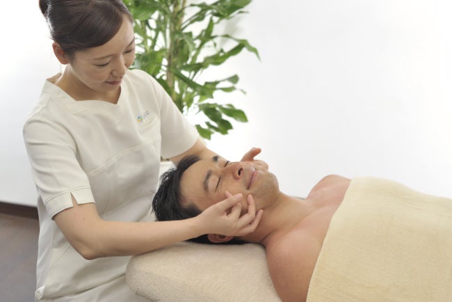 五感に心地よさを届ける「五感美容」。肌本来の美しくなる力を引き出します。