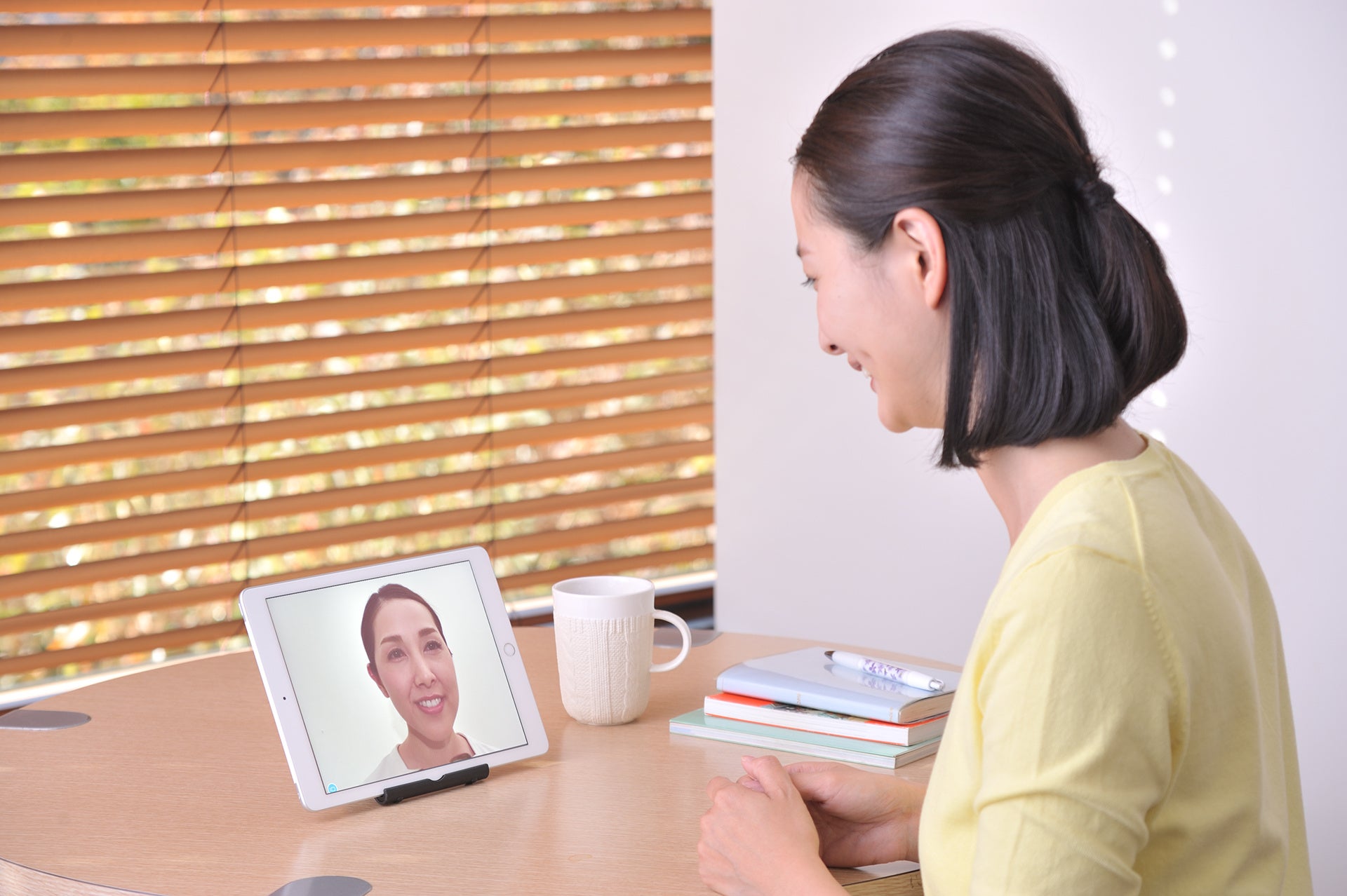 美と健康の専門店「スキンケアススタジオ」で、450万人以上の肌と身体を見てきたイービーエムならではのお一人おひとりに寄り添ったサービスをご提供します。