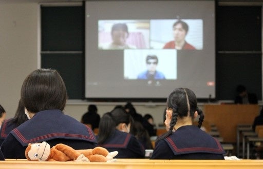 問いかけ最中の様子