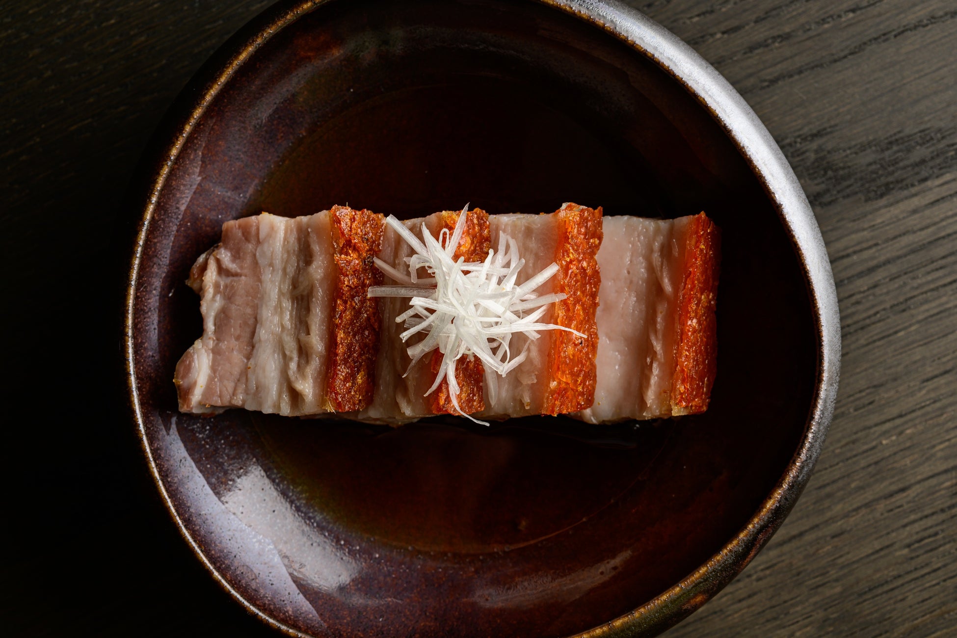 24時間 火入れした豚バラ肉のクリスピーグリル 三杯酢(1,518円)