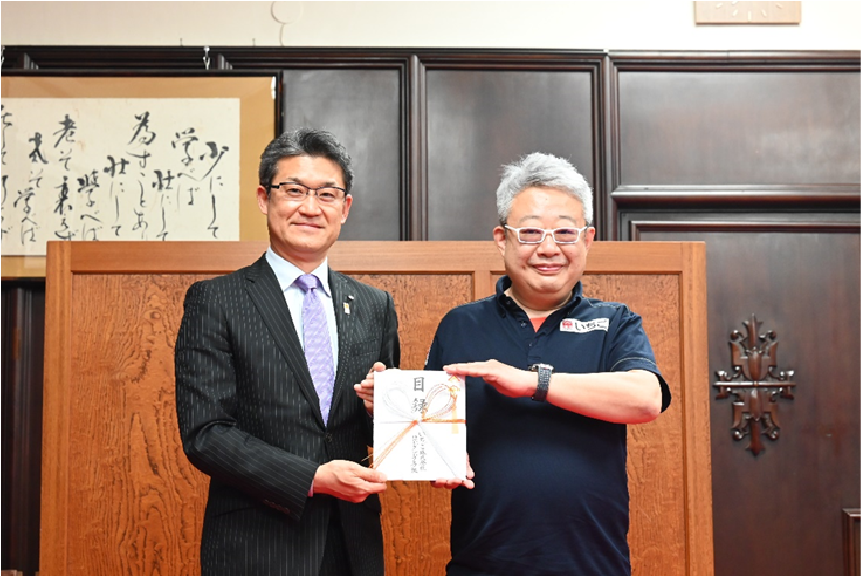 左：宮崎県　河野 俊嗣 知事　右：いちご㈱ 執行役副社長兼COO　石原 実