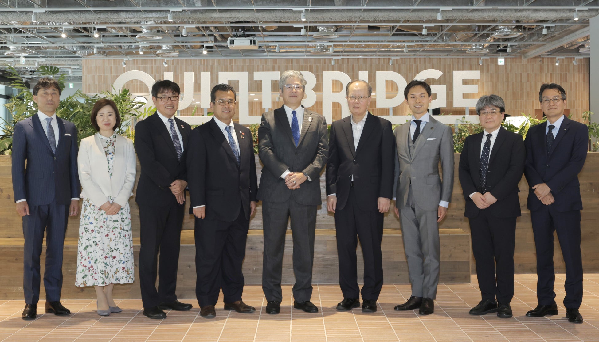 2023年5月23日 NTT西日本運営「QUINTBRIDGE」にて登壇者のフォトセッション