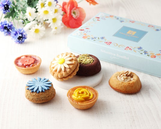 春を味わう、ブーケのようなセバスチャン・ブイエの焼き菓子アソート 春を味わう、ブーケのようなセバスチャン・ブイエの焼き菓子アソート