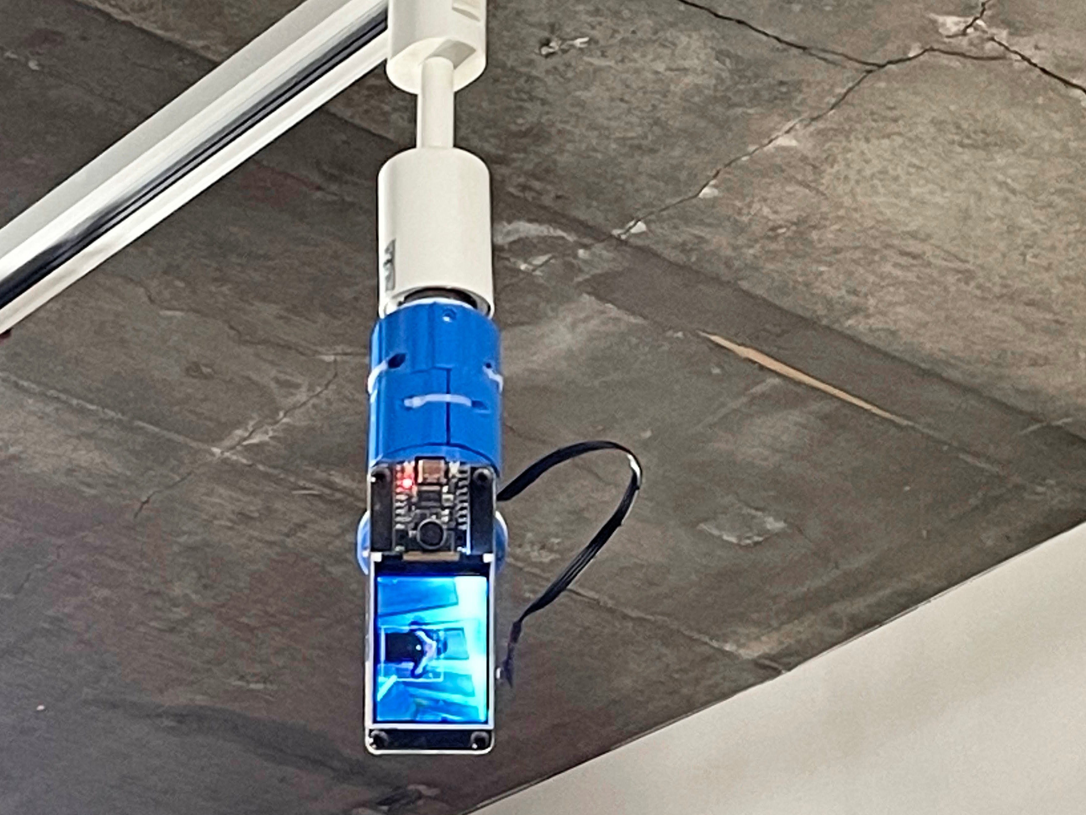 公苑前のオフィスに設置されたManaCam。合計3台を設置