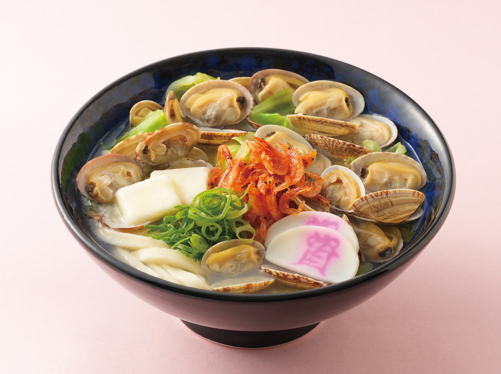 ぷりぷりの「あさり」がふんだんに乗った「桜エビとあさりうどん」