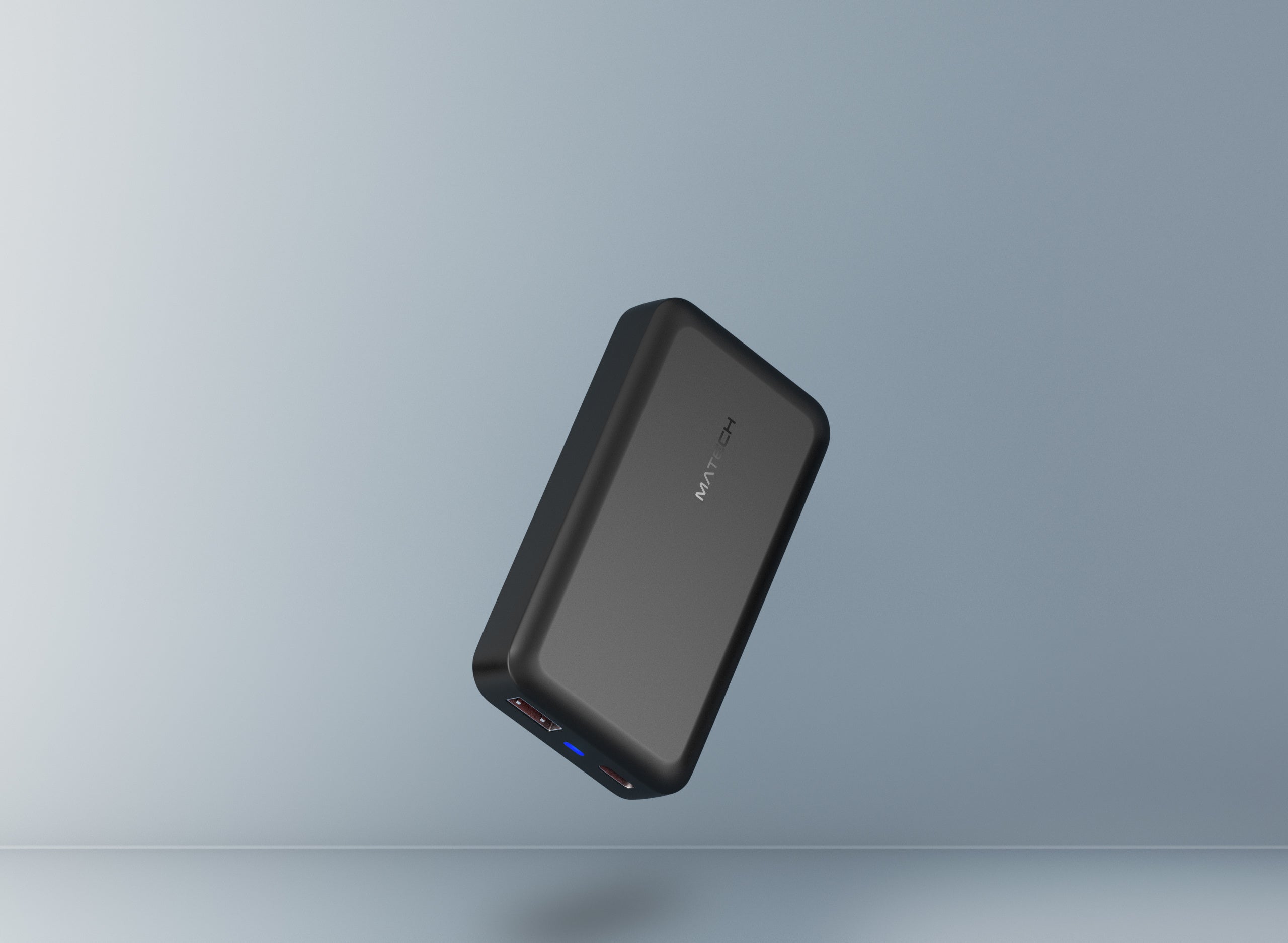 MATECH】約1.55cmの薄さながら、MacBook Proを充電できる65Wの高出力を