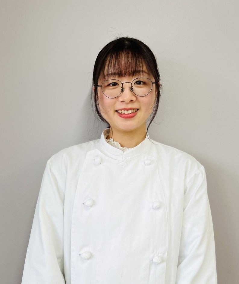 商品統括本部　商品部　デリカグループ　ベーカリー担当　香田 舞