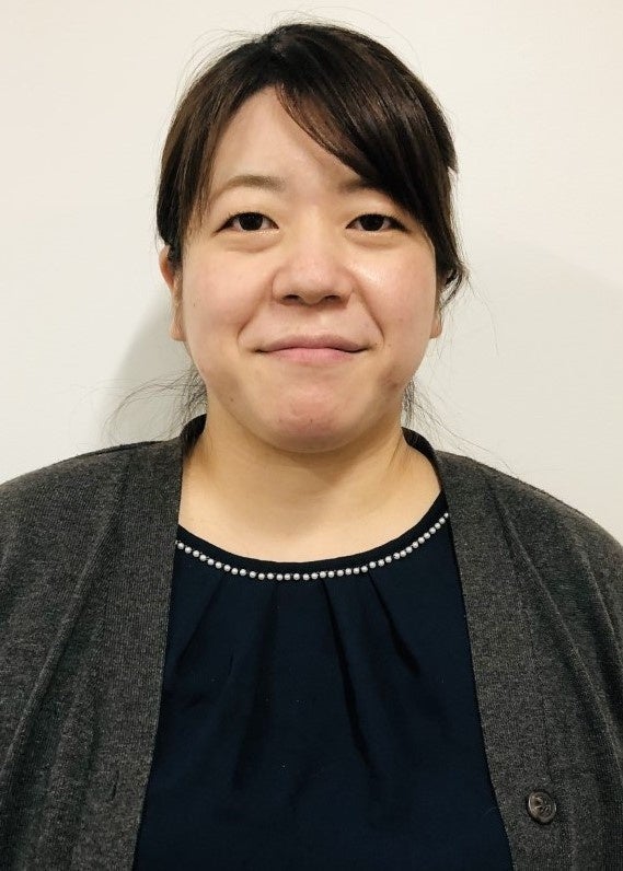 商品統括本部　商品部　デリカグループ　温惣菜担当　安室　有莉