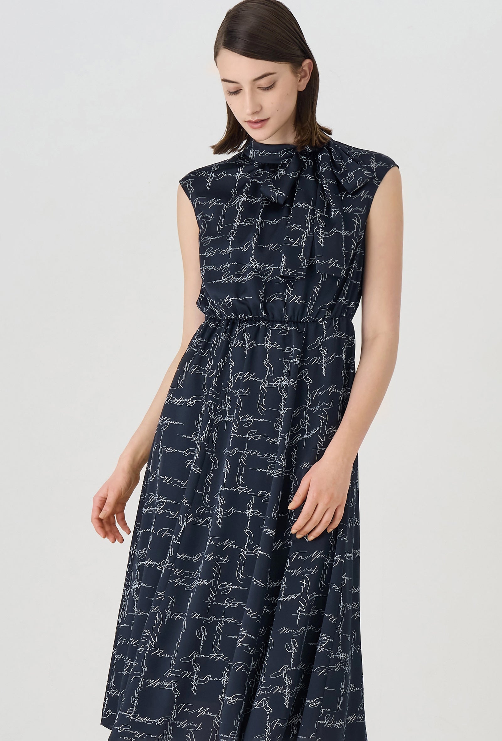 カリグラフィープリントボウタイ ワンピース