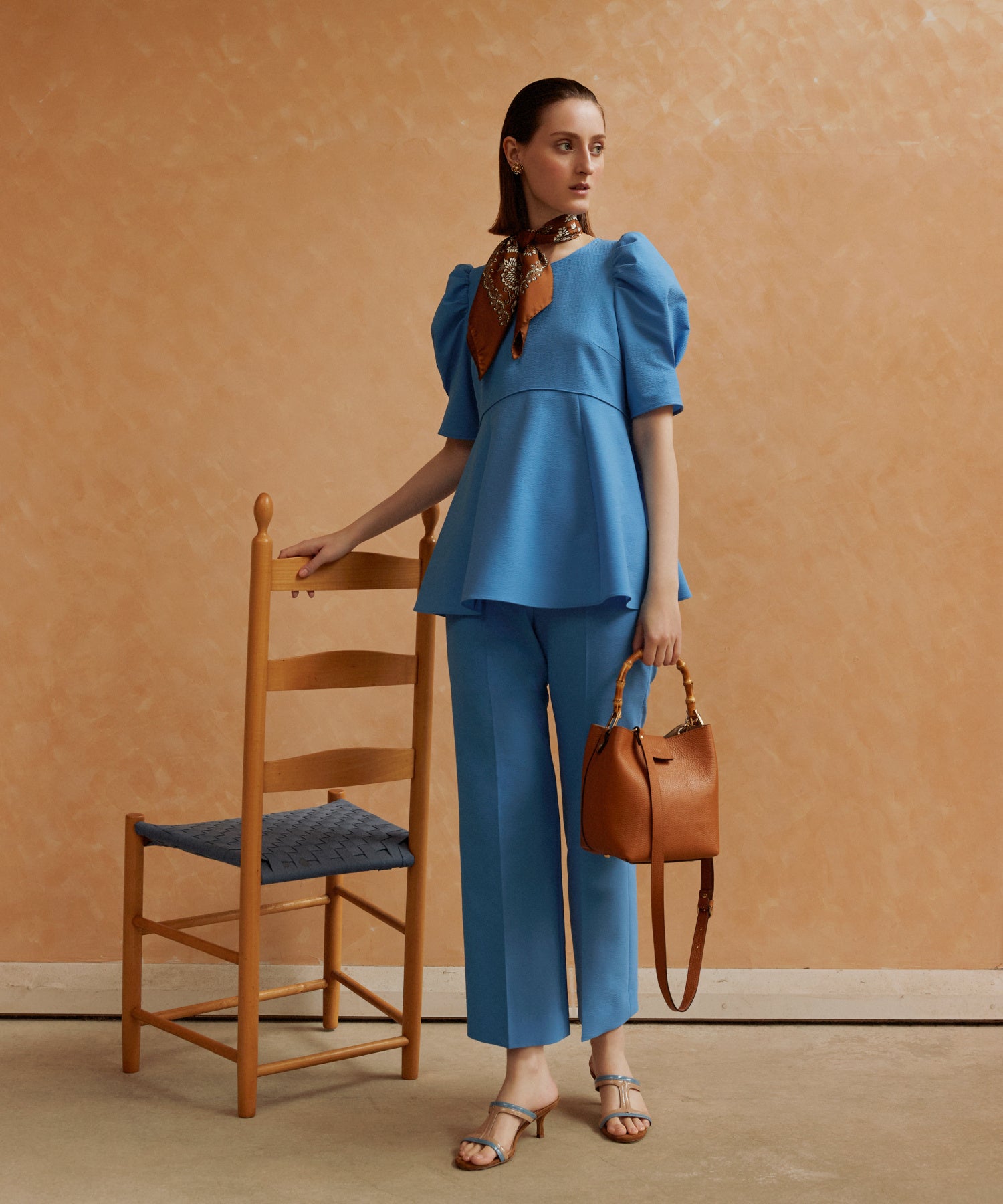 Blouse￥31,900&nbsp; &nbsp; Pants&nbsp;￥28,600