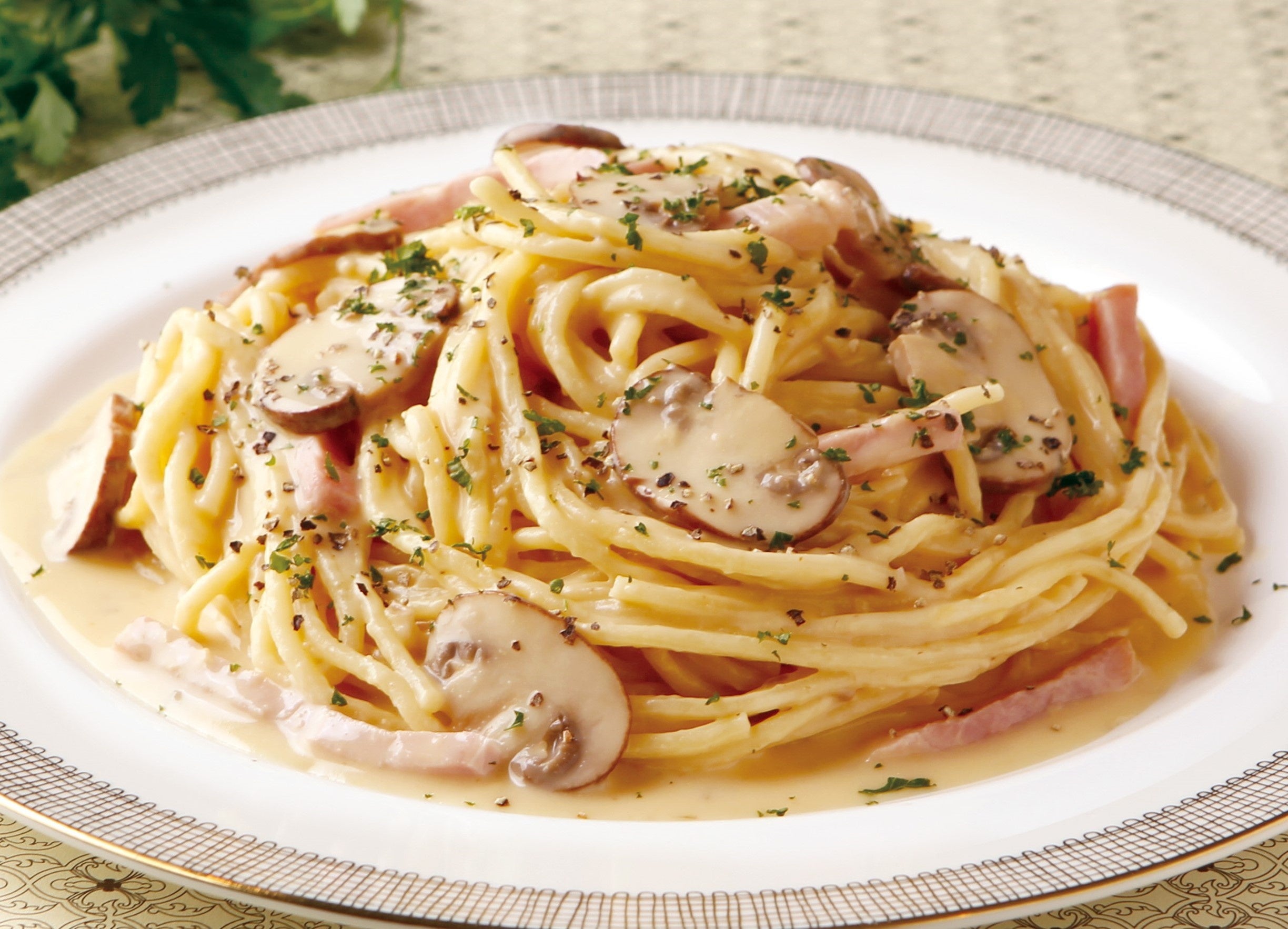 ポルチーニとマッシュルームのクリームパスタ