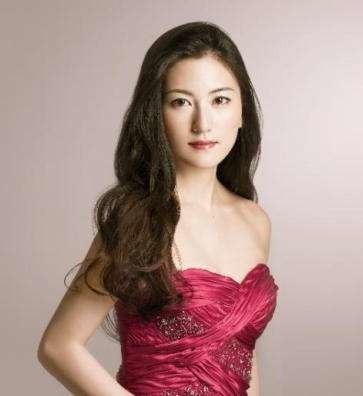 田中彩子氏