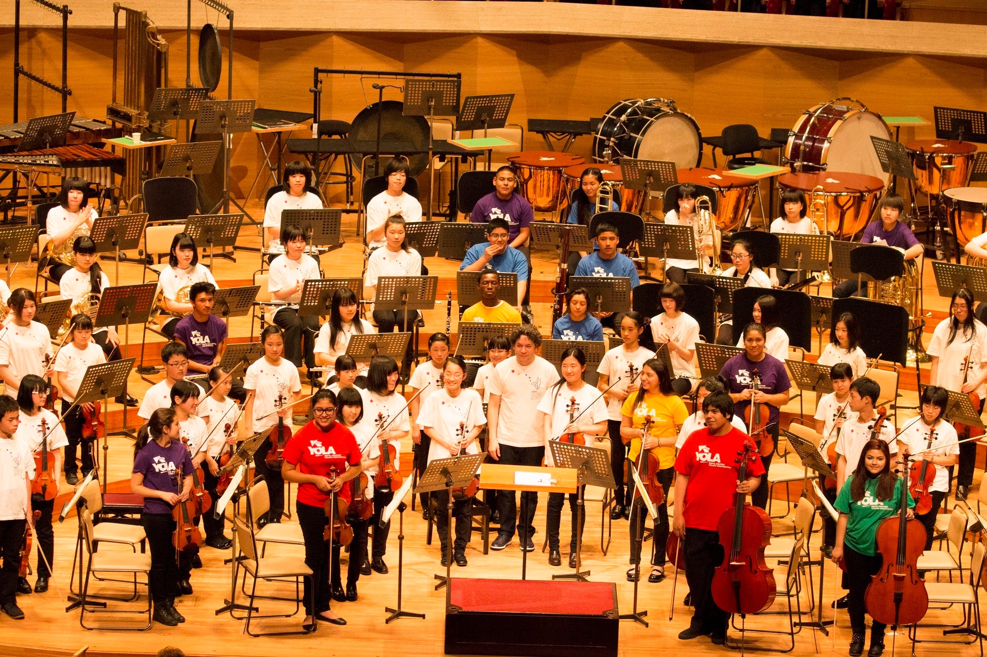 2015年ドゥダメル氏来日,YOLAと相馬子どもオーケストラとサントリーホールで共演©FESJ2015 MarikoTagashira