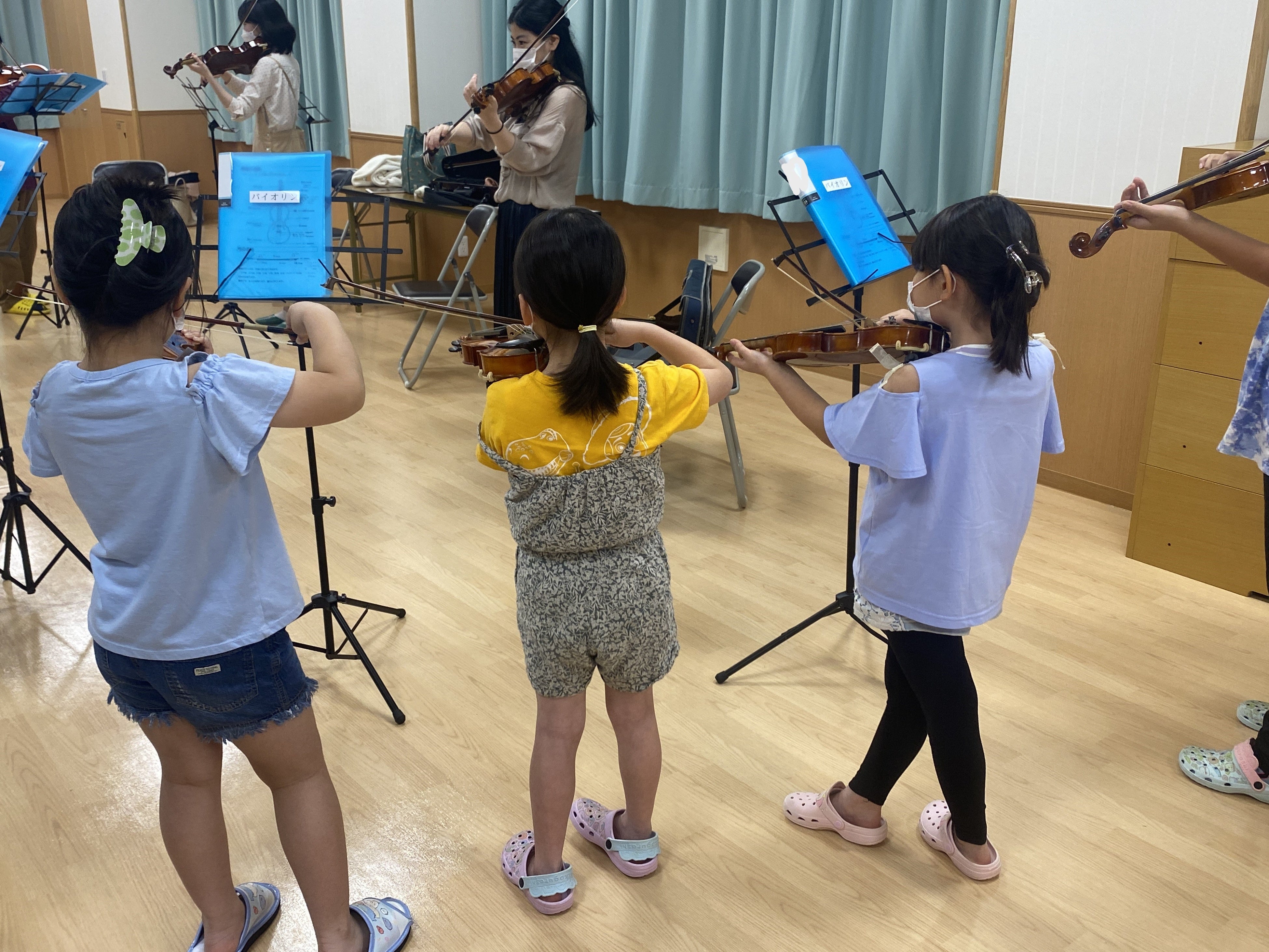小学校の社会〈1・2・3年生向〉 (1975年) (子どものしあわせ学習シリーズ〈3〉) 小学校の社会〈1・2・3年生向〉 (1975年) (子どものしあわせ学習