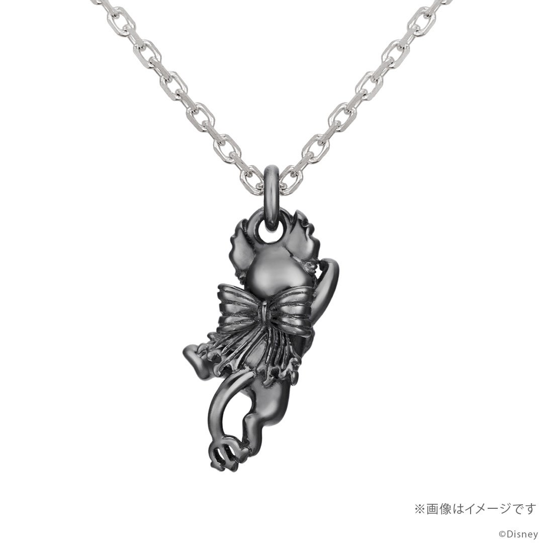 後ろ姿も細かく表現（3種類共通）