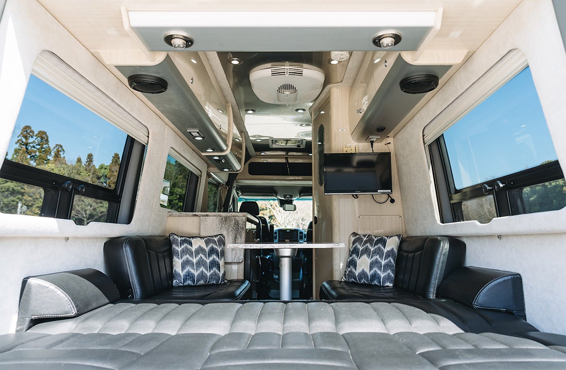 INTERSTATE（メルセデスベンツ・スプリンター）