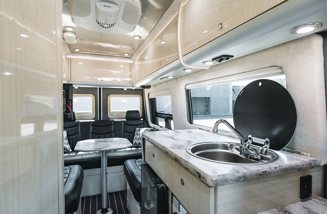 INTERSTATE（メルセデスベンツ・スプリンター）