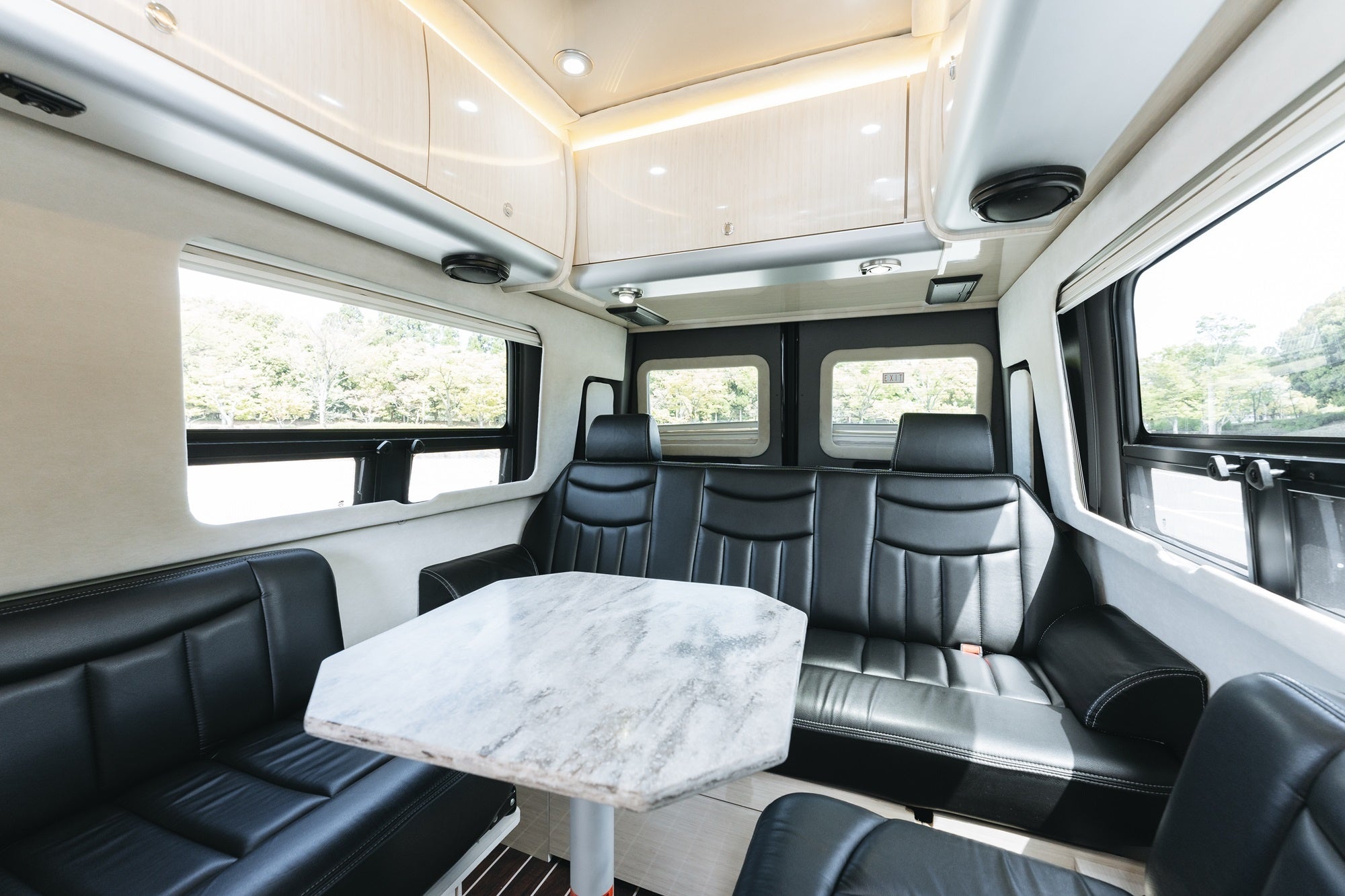 INTERSTATE（メルセデスベンツ・スプリンター）