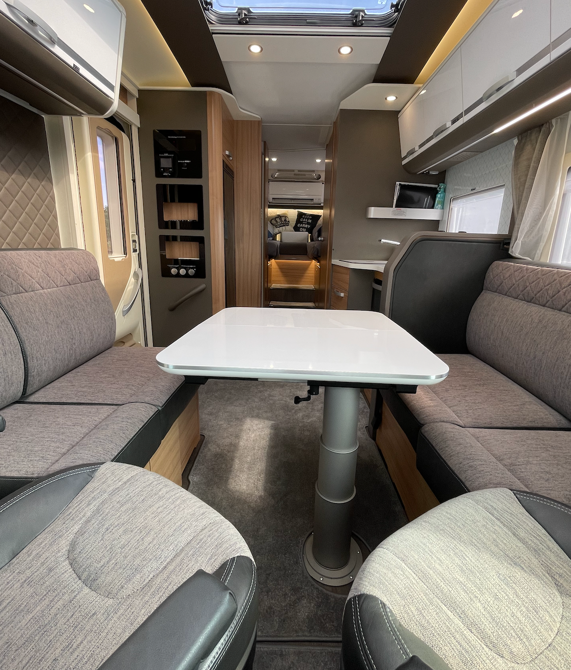 アドリア コーラル シュプリーム 670DL