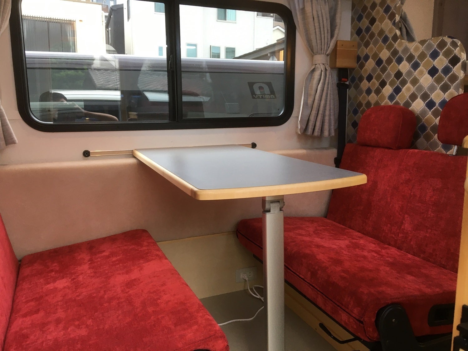 アミティリア２段ベッド ４WD スタッドレスタイヤ 新車