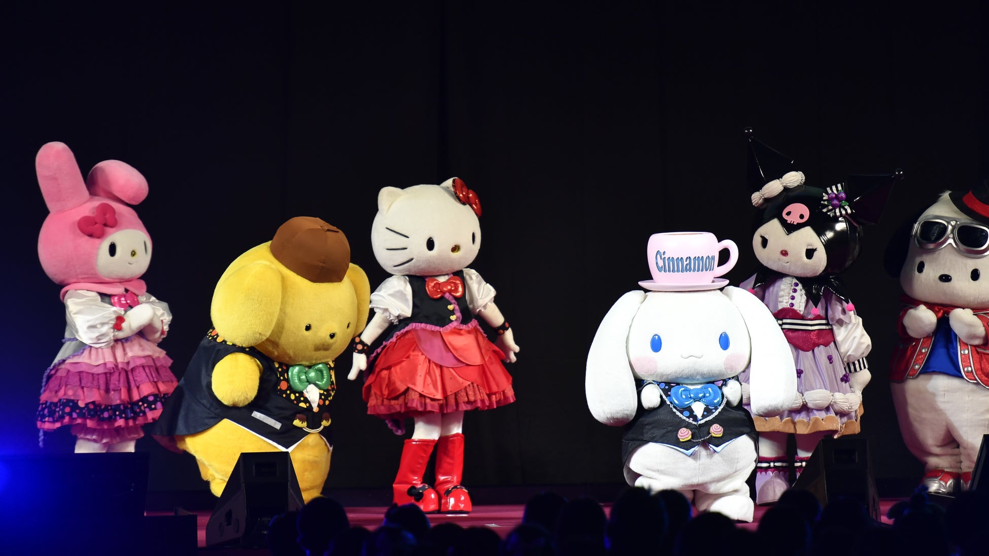 1位の発表にドキドキする、ポムポムプリンとシナモロール