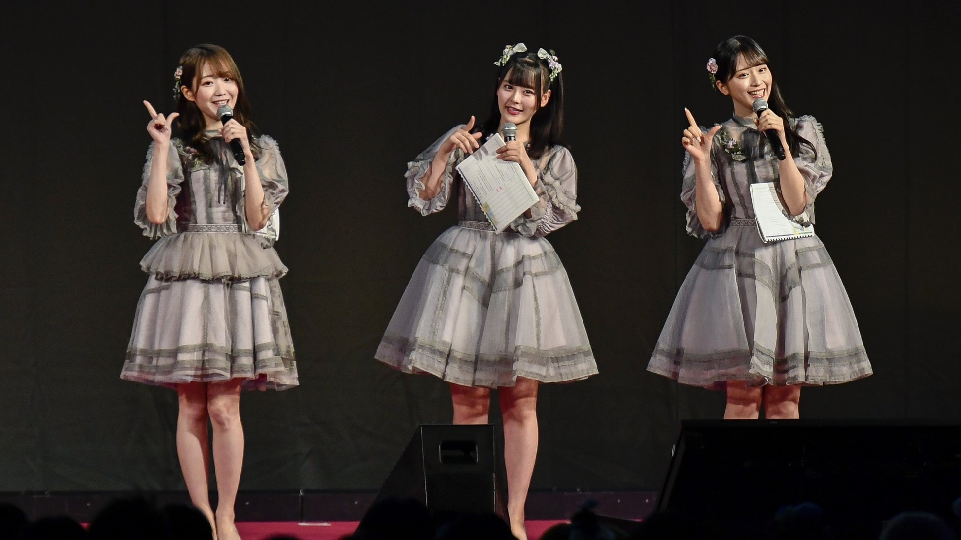 ゲストMCとして=LOVEより大谷映美里さん、齊藤なぎささん、佐々木舞香さんが登場