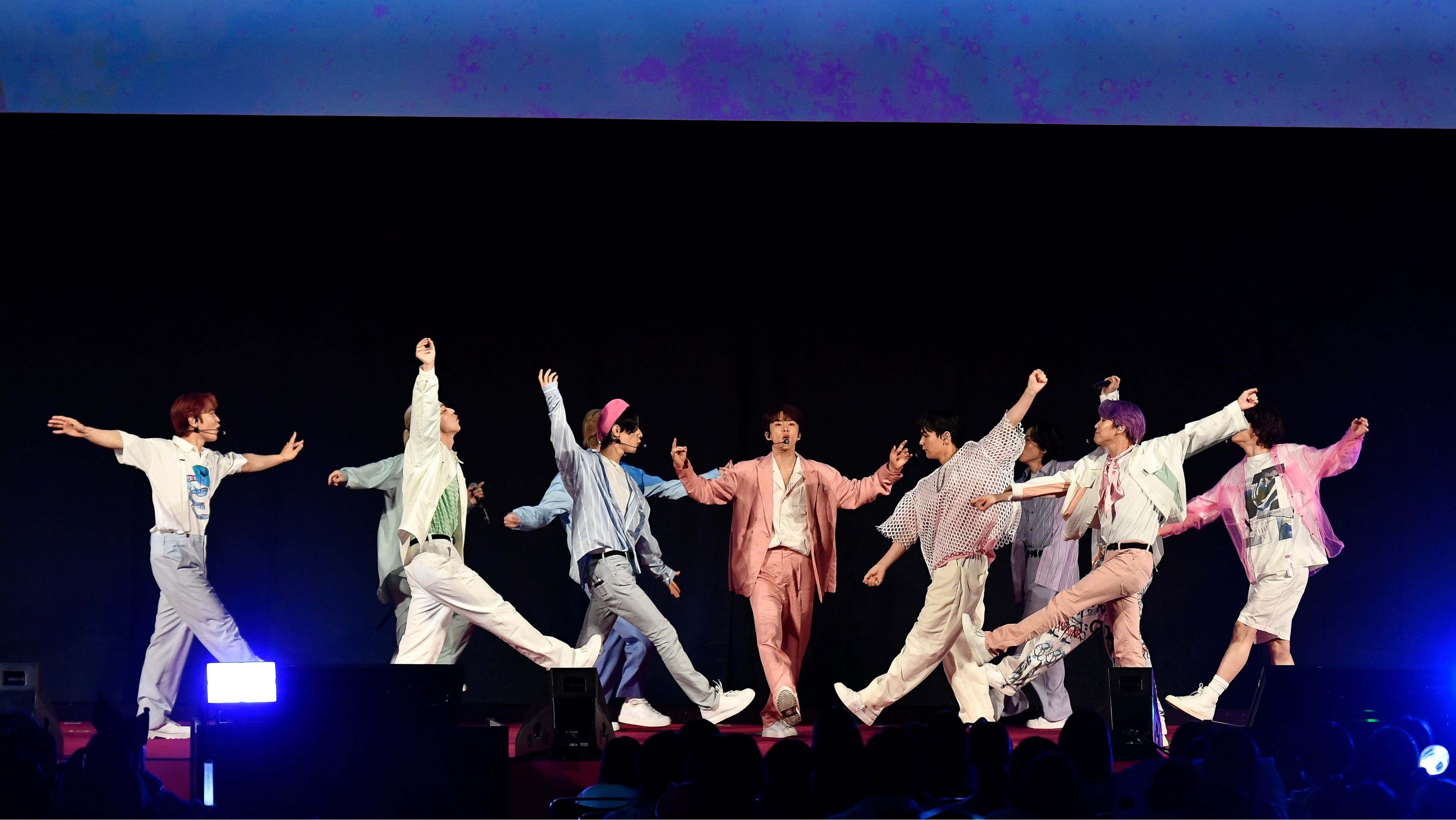 JO1のパフォーマンス