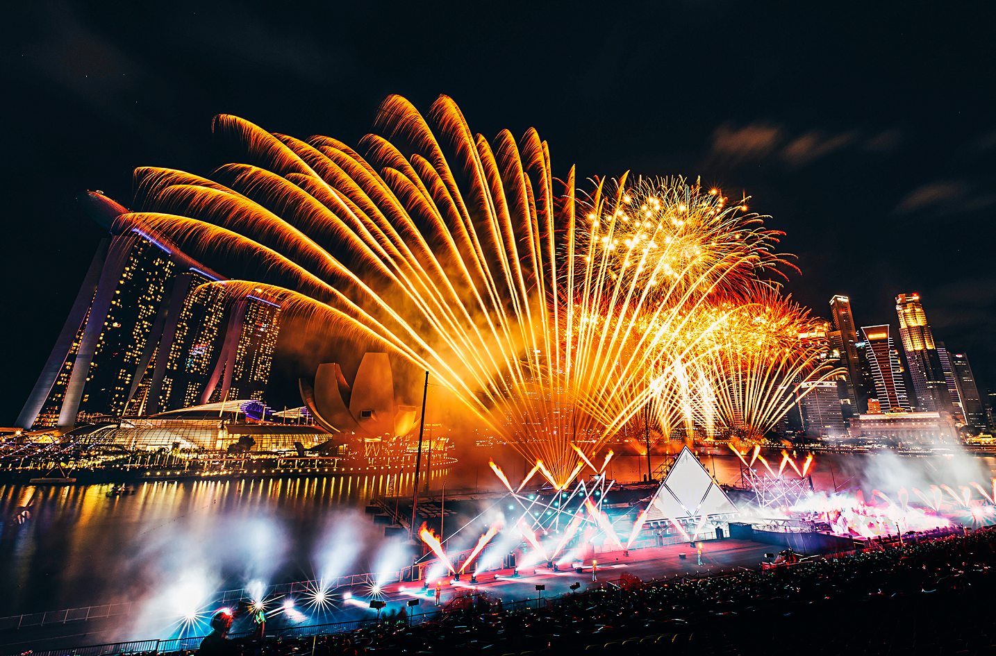 ハローキティ」が、大晦日、シンガポールのマリーナ ベイで開催される