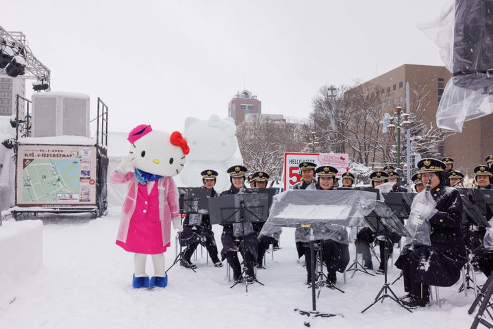 陸上自衛隊第11音楽隊の演奏がセレモニーを華やかに盛り上げました