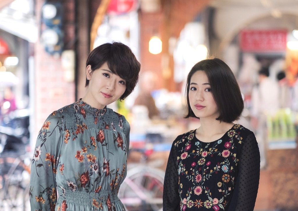 創業者のCEO小林百絵(左)とCOO王怡婷(右)