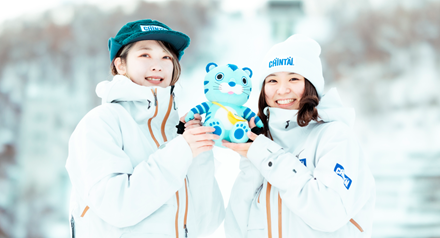 左：小林諭果選手　　右：一戸くる実選手