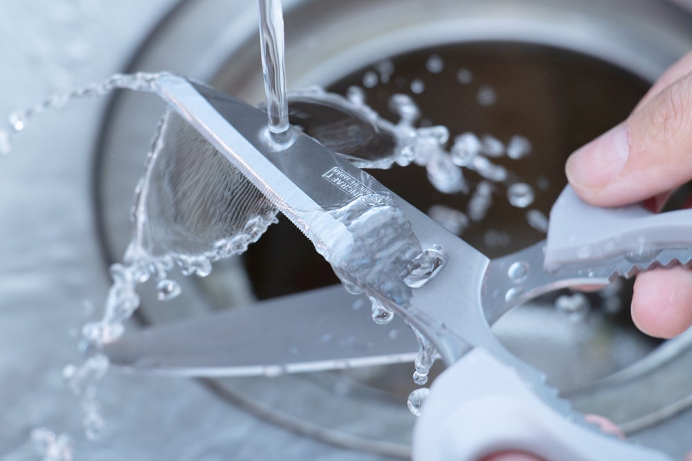 使用後は、食器用洗剤を使ってよく洗い、しっかり乾燥させれば清潔に保てます。