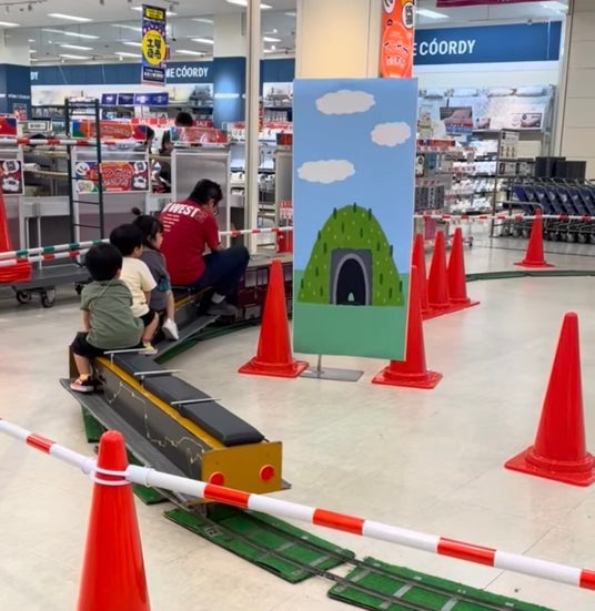 883系ソニック車内限定商品などを販売「イオン鉄道グッズ販売会 in イオンパークプレイス大分店」を開催します 883系ソニック車内限定商品などを販売「イオン鉄道グッズ販売会 in イオンパークプレイス大分店」を開催します