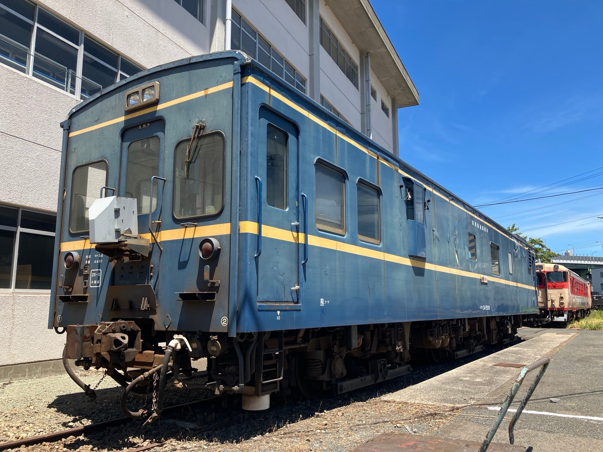 国鉄小倉工場設立80周年記念レコードと国鉄プレート 国鉄小倉工場設立80周年記念レコードと国鉄プレート JR九