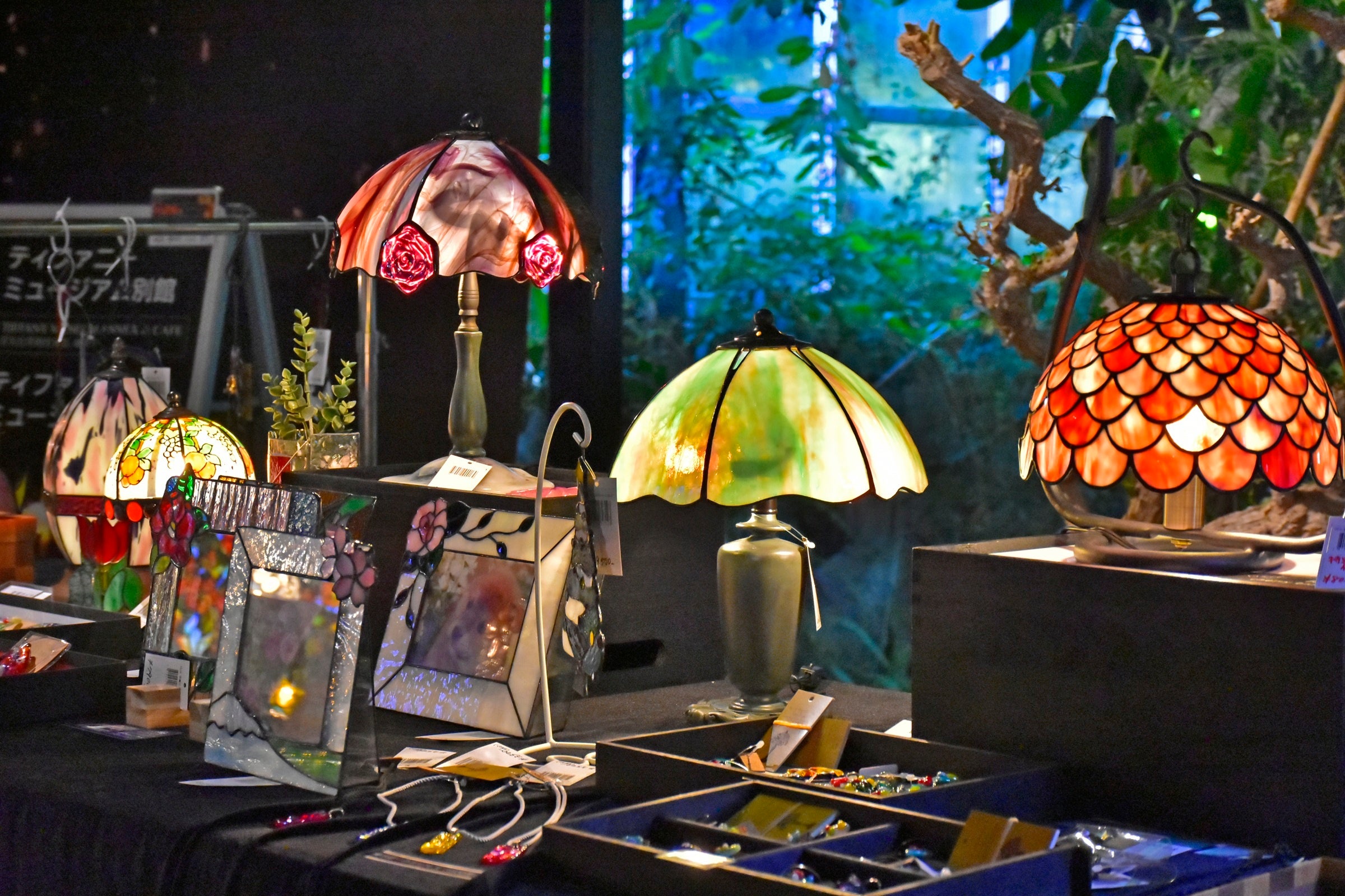 ニューヨークランプミュージアム＆フラワーガーデンで「第4回 現代作家