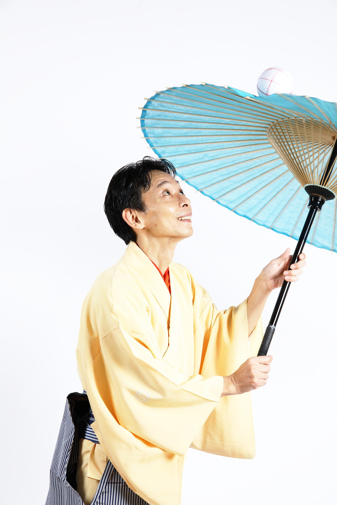 太神楽曲芸　鏡味正二郎