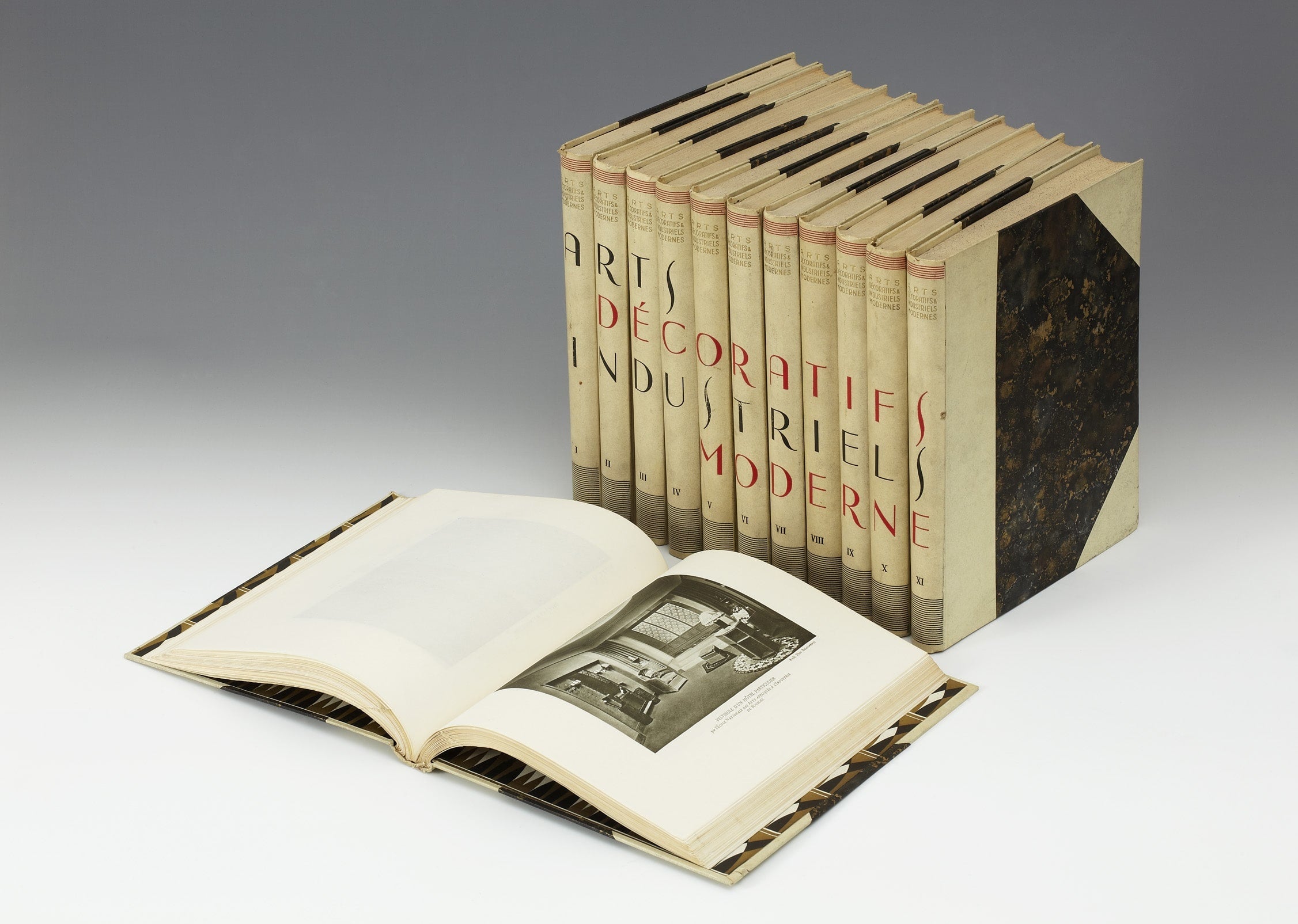 『20世紀近代装飾芸術百科事典』1927年、東京都庭園美術館蔵