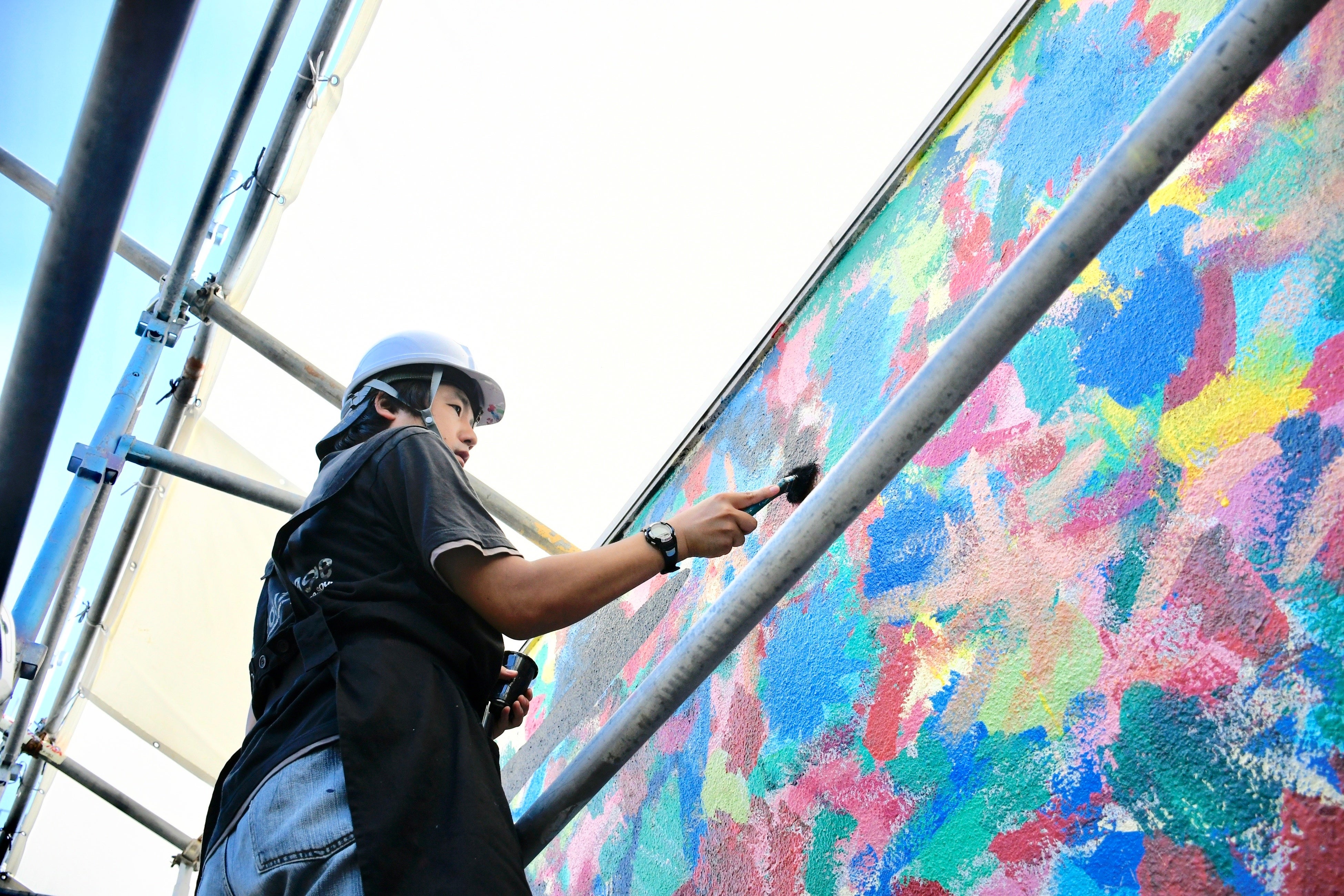本田雅啓さん　ウォールアート制作の様子