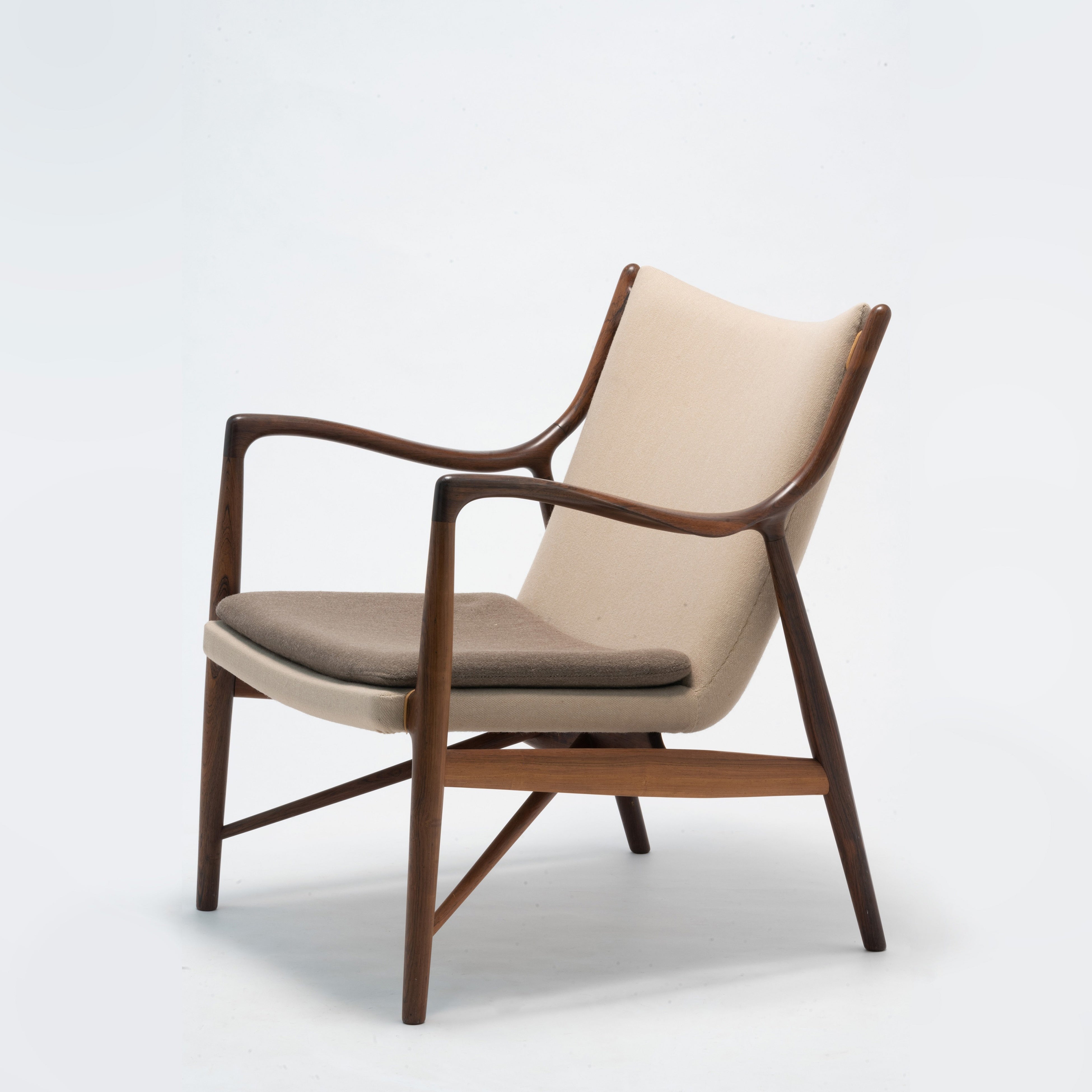 フィン・ユール《イージーチェア No.45》1945年デザイン　織田コレクション　撮影：大塚友記憲