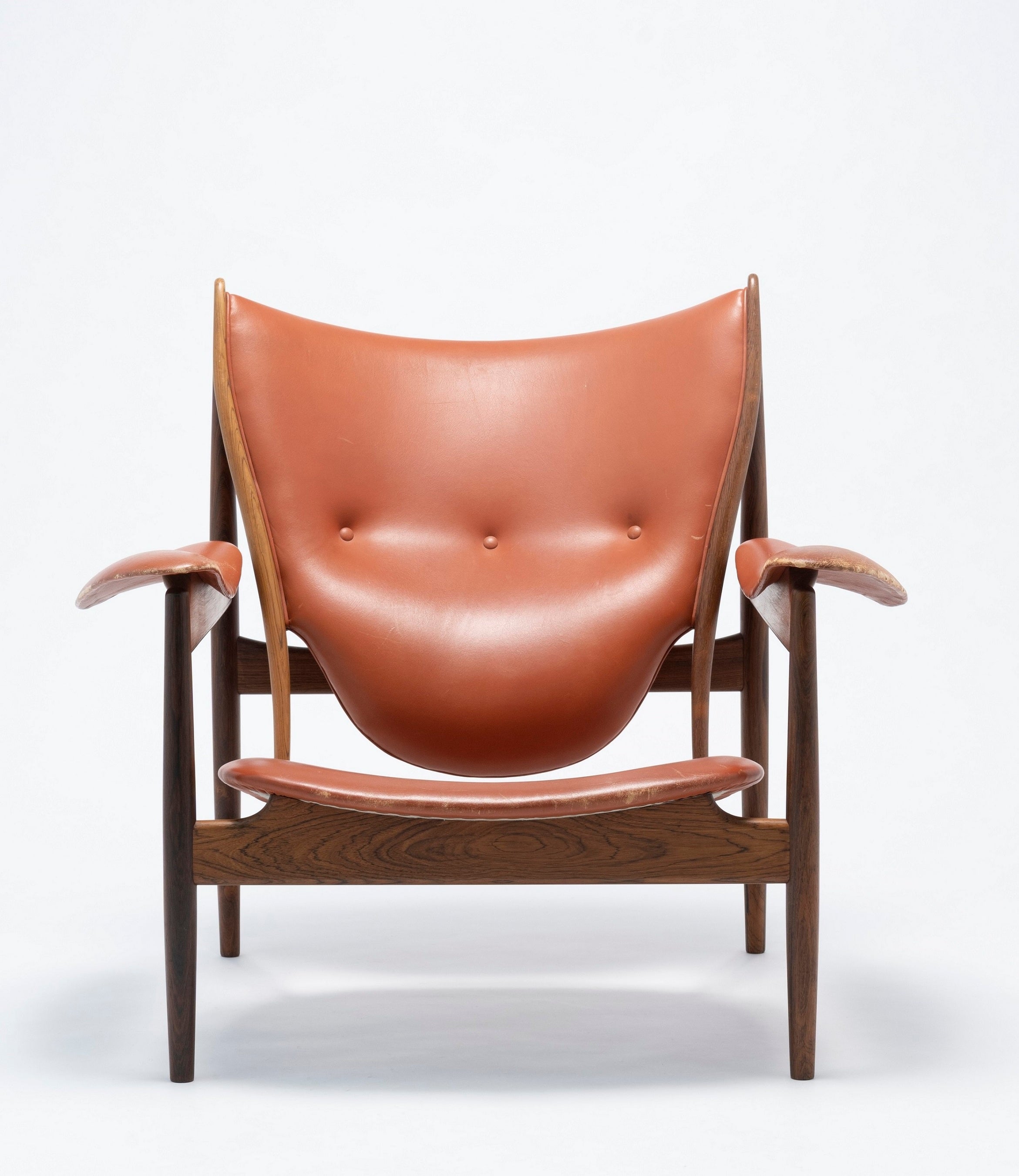 フィン・ユール《チーフテンチェア》1949年デザイン　織田コレクション　撮影：大塚友記憲