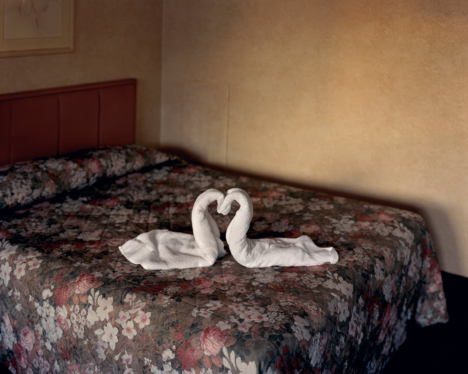 アレック・ソス 《Two Towels》〈Niagara〉より 2004年 作家蔵 ⓒAlec Soth