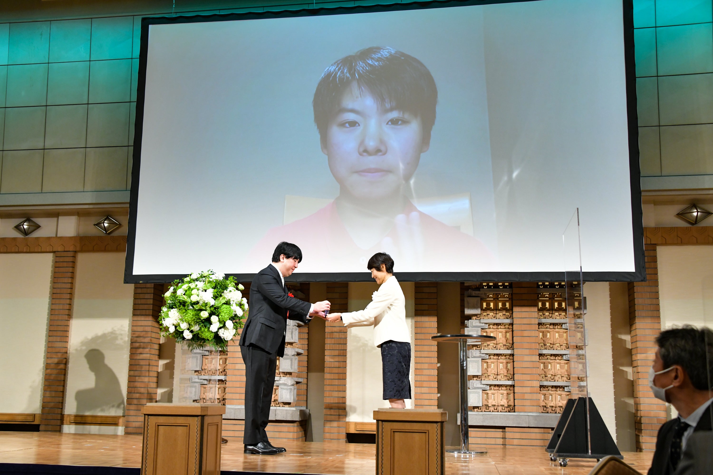 YOYOKAさん、永田大輔さん、漆紫穂子評議員