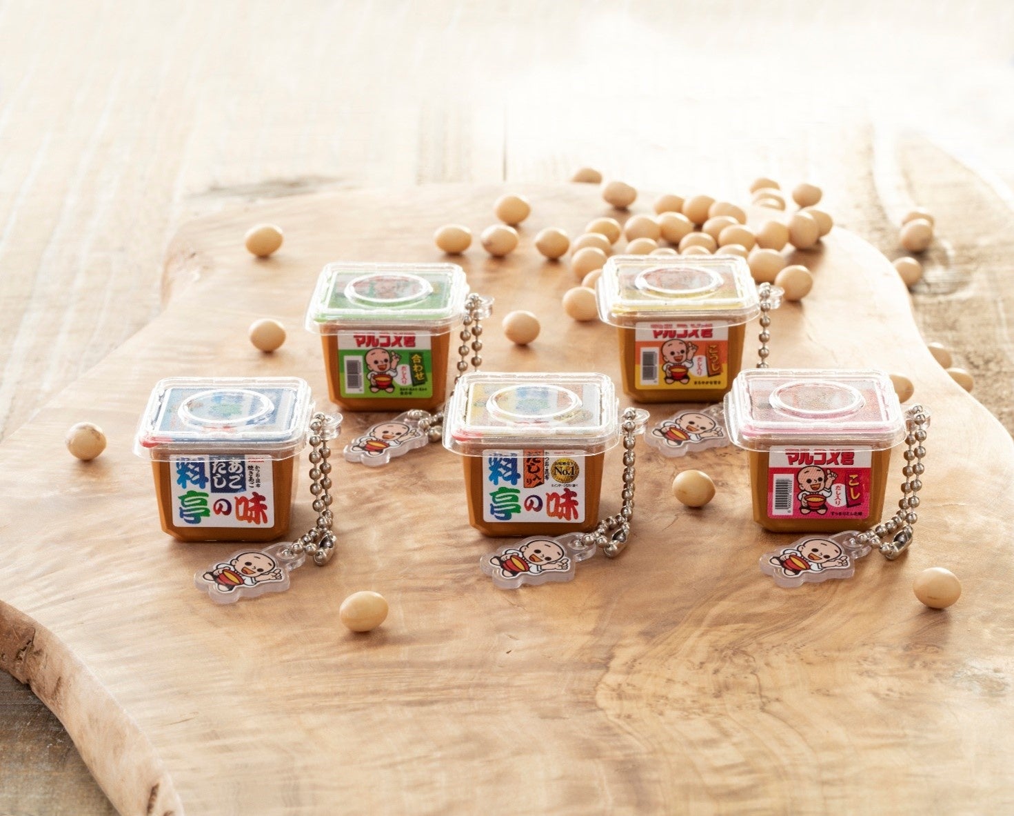 『マルコメ ミニパッケージチャーム』(1 回 300 円・税 10%込、全 5 種)2022 年 11 月第 4 週より順次発売