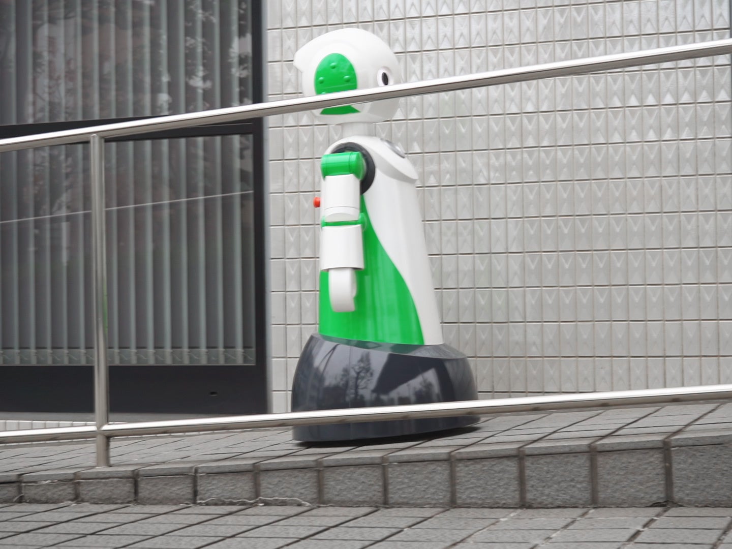 Robovie-R4 走行イメージ