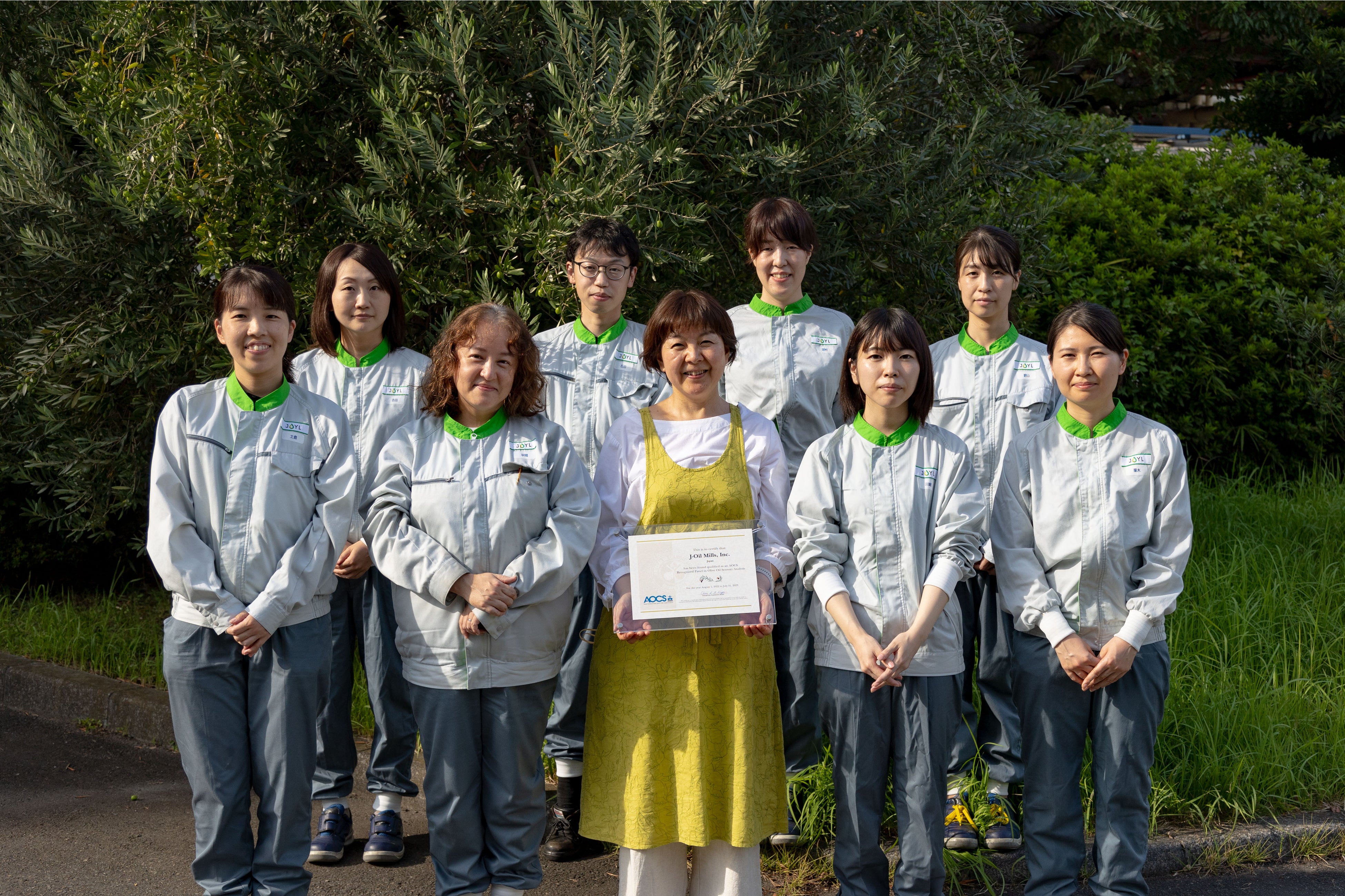 AOCSから認定を受けた当社オリーブオイル官能評価チーム